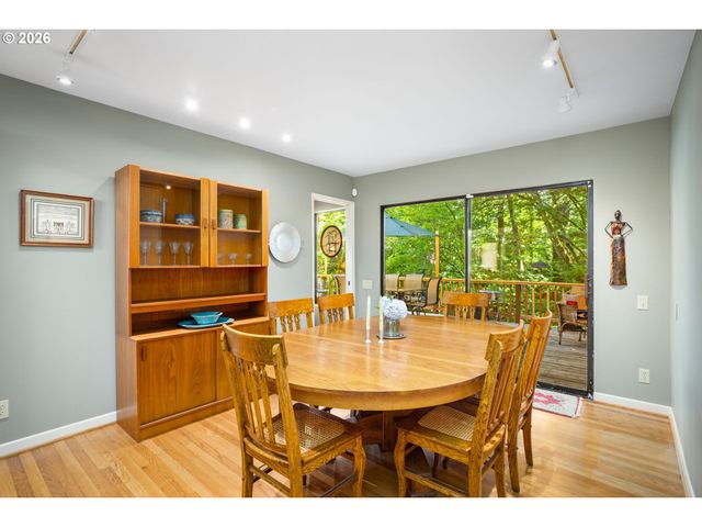 1546 Sw UPLAND Dr, Portland, OR 97221