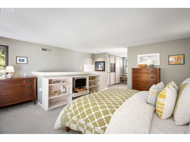 1546 Sw UPLAND Dr, Portland, OR 97221