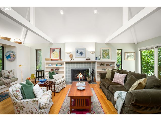 1546 Sw UPLAND Dr, Portland, OR 97221