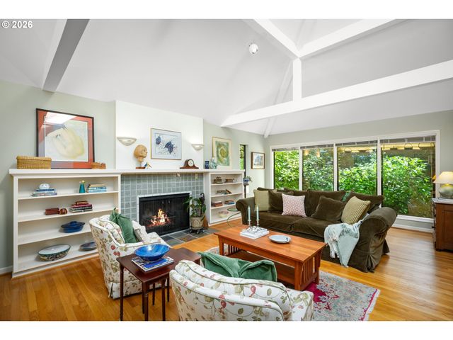 1546 Sw UPLAND Dr, Portland, OR 97221