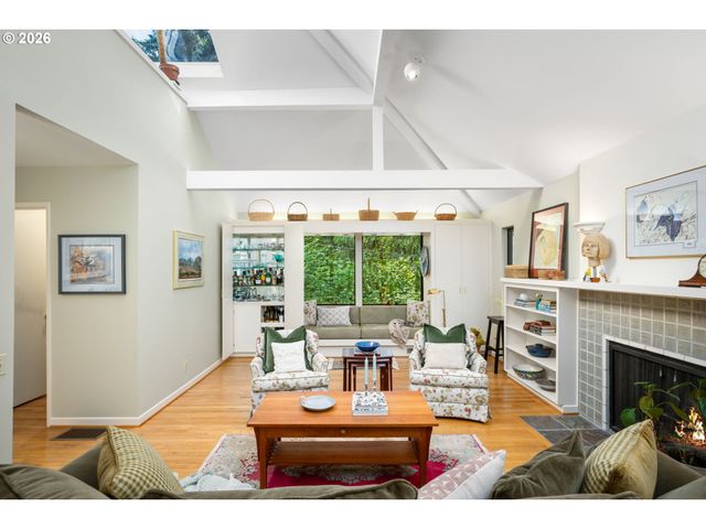 1546 Sw UPLAND Dr, Portland, OR 97221