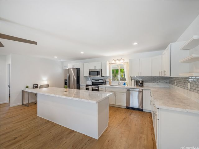 1301 California Avenue 12, Wahiawa, HI 96786