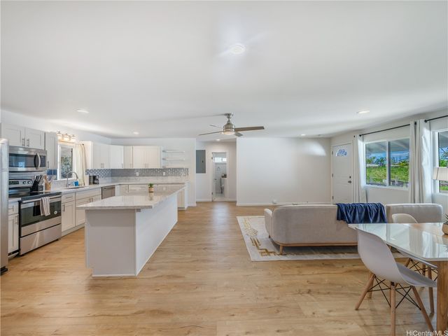 1301 California Avenue 12, Wahiawa, HI 96786