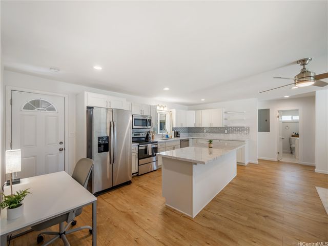1301 California Avenue 12, Wahiawa, HI 96786