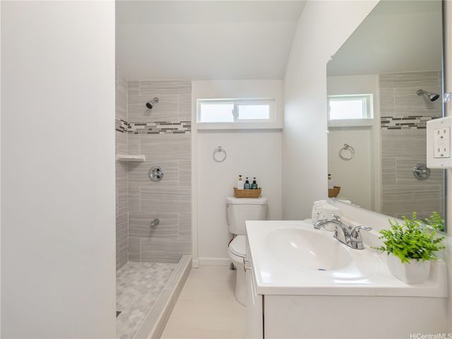1301 California Avenue 12, Wahiawa, HI 96786