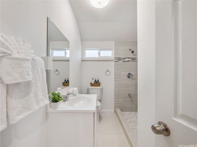 1301 California Avenue 12, Wahiawa, HI 96786