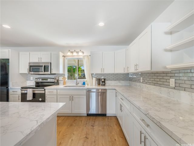 1301 California Avenue 12, Wahiawa, HI 96786