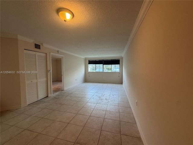 6195 NW 186th St 114, Hialeah, FL 33015