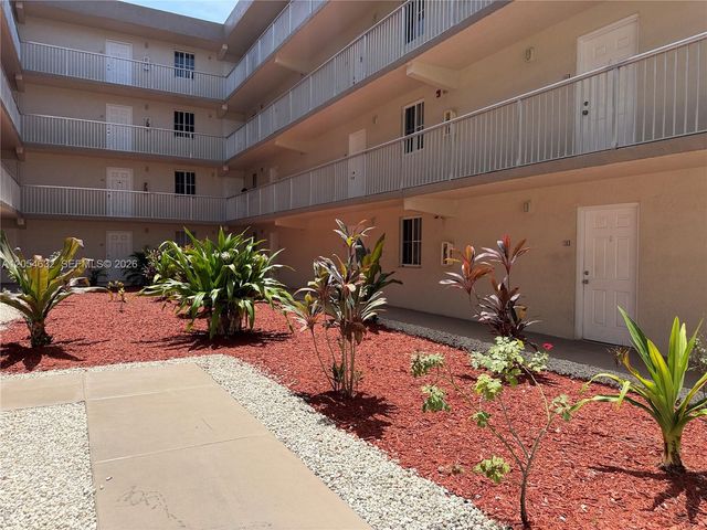 6195 NW 186th St 114, Hialeah, FL 33015