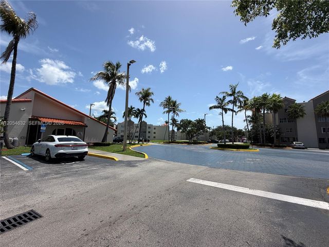 6195 NW 186th St 114, Hialeah, FL 33015