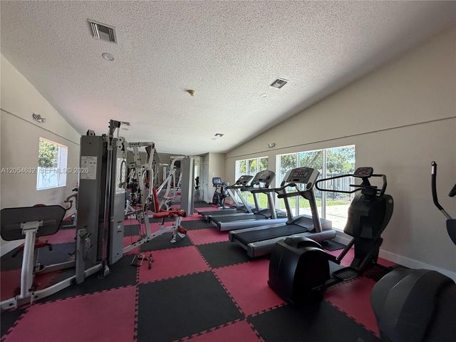 6195 NW 186th St 114, Hialeah, FL 33015