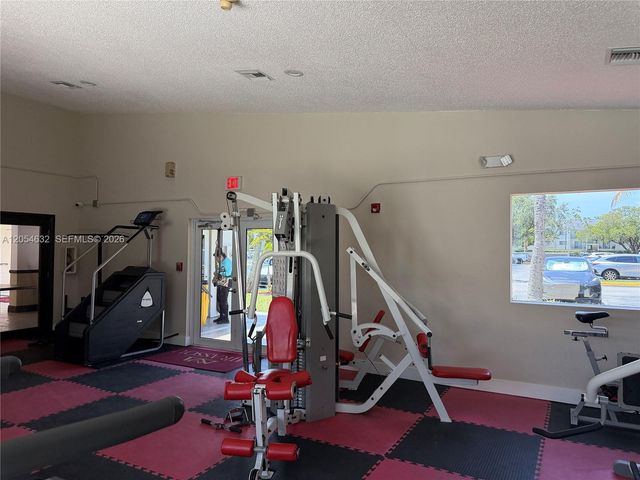 6195 NW 186th St 114, Hialeah, FL 33015