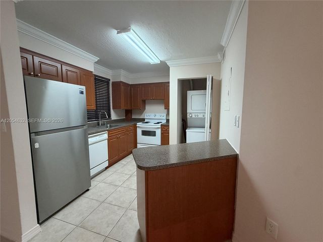 6195 NW 186th St 114, Hialeah, FL 33015