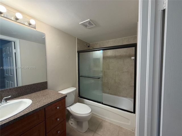 6195 NW 186th St 114, Hialeah, FL 33015