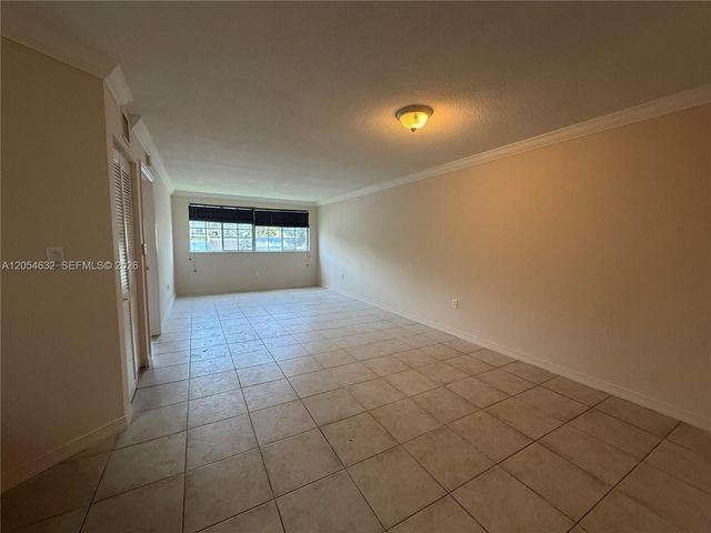 6195 NW 186th St 114, Hialeah, FL 33015