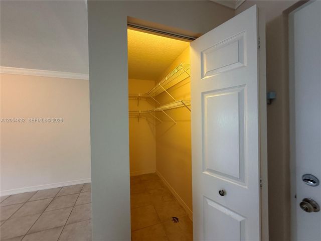 6195 NW 186th St 114, Hialeah, FL 33015