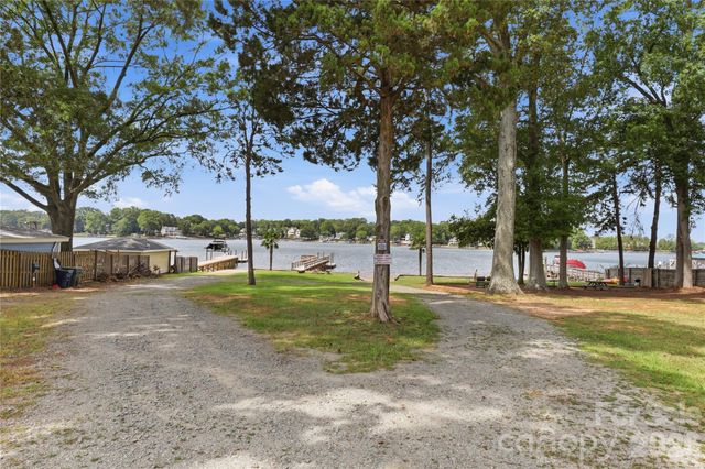 21013 Entrada Drive, Cornelius, NC 28031
