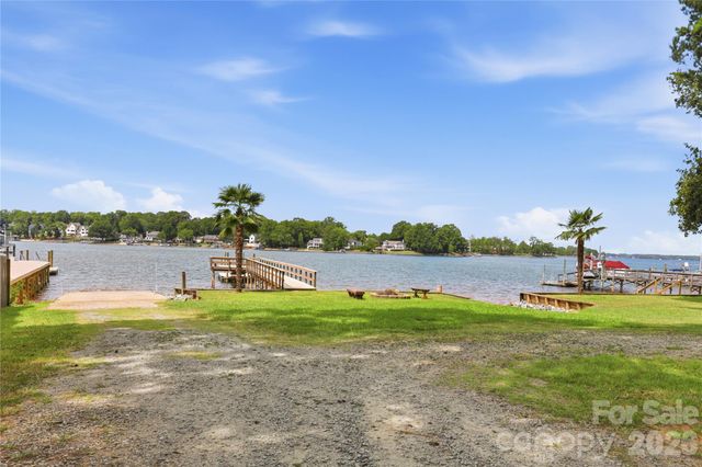 21013 Entrada Drive, Cornelius, NC 28031