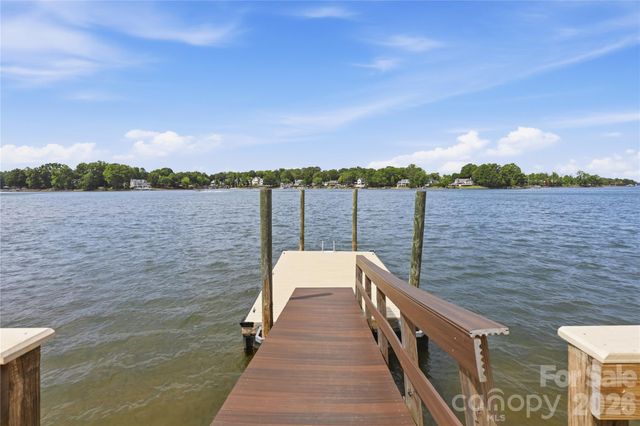 21013 Entrada Drive, Cornelius, NC 28031