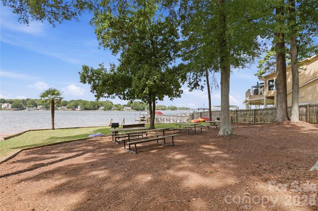 21013 Entrada Drive, Cornelius, NC 28031
