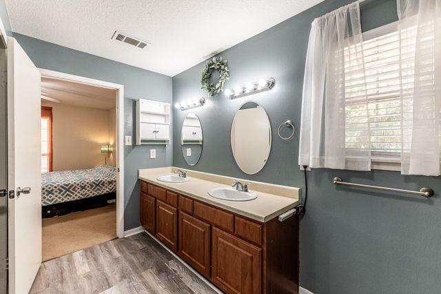 65 Cauthen Drive, Huntsville, TX 77320