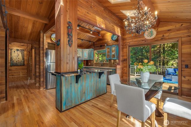 10750 N Madison Avenue NE, Bainbridge Island, WA 98110