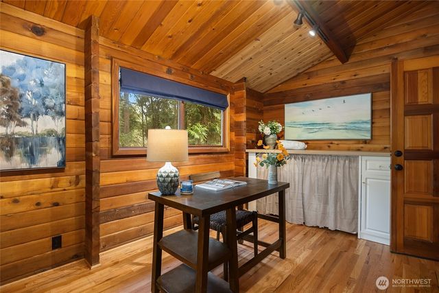 10750 N Madison Avenue NE, Bainbridge Island, WA 98110