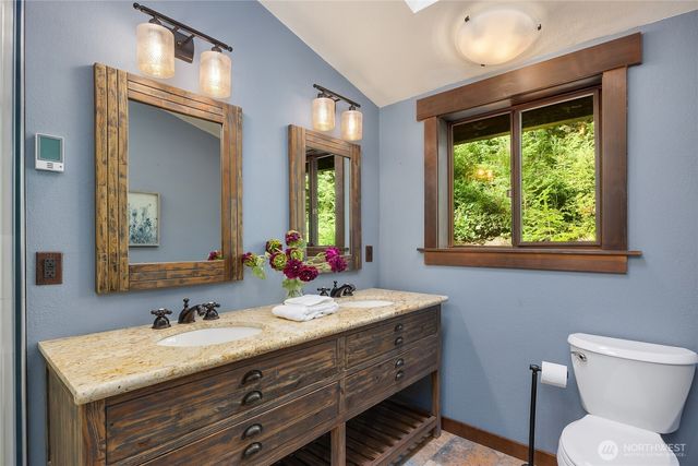 10750 N Madison Avenue NE, Bainbridge Island, WA 98110