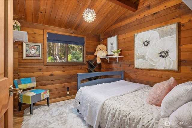 10750 N Madison Avenue NE, Bainbridge Island, WA 98110