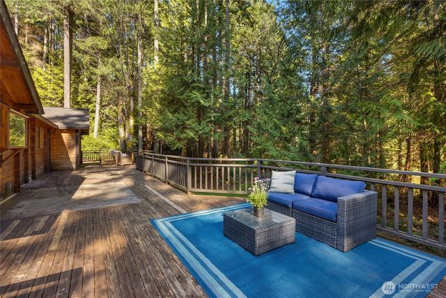 10750 N Madison Avenue NE, Bainbridge Island, WA 98110