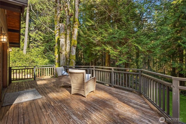 10750 N Madison Avenue NE, Bainbridge Island, WA 98110