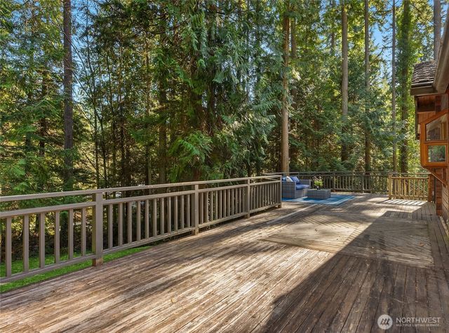 10750 N Madison Avenue NE, Bainbridge Island, WA 98110