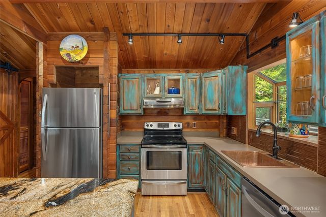 10750 N Madison Avenue NE, Bainbridge Island, WA 98110