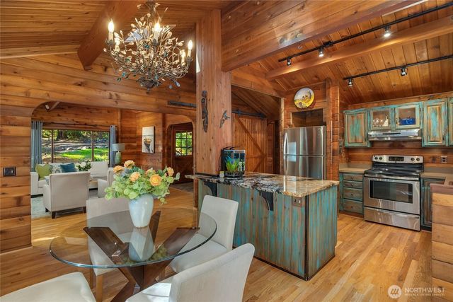 10750 N Madison Avenue NE, Bainbridge Island, WA 98110