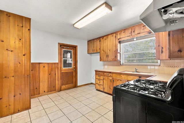 223 FENNEL DR, San Antonio, TX 78213