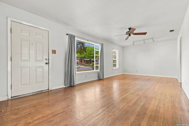 223 FENNEL DR, San Antonio, TX 78213