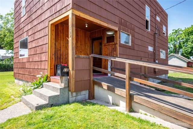 309 NW 2nd Avenue, Kelso, WA 98626
