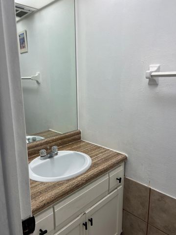 3660 Inverrary Drive 3c, Lauderhill, FL 33319