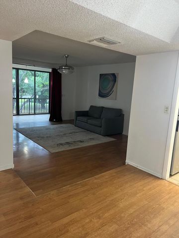 3660 Inverrary Drive 3c, Lauderhill, FL 33319