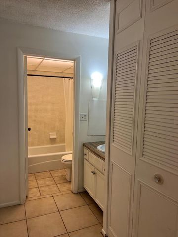 3660 Inverrary Drive 3c, Lauderhill, FL 33319