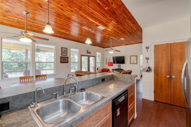 234 Sandy RD, Rosanky, TX 78953