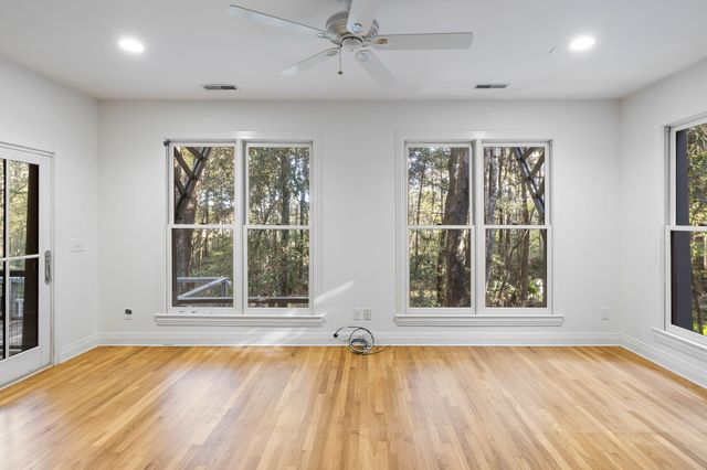 17 Middleton Oaks Road, Charleston, SC 29414