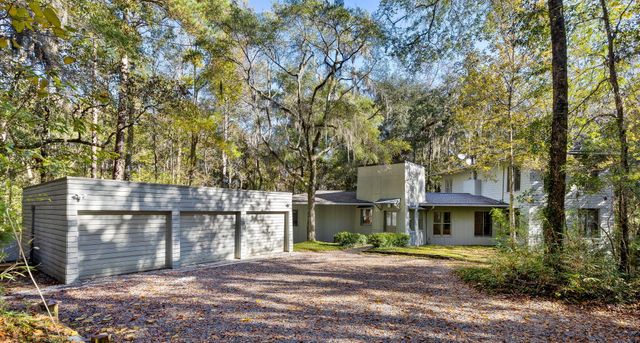 17 Middleton Oaks Road, Charleston, SC 29414