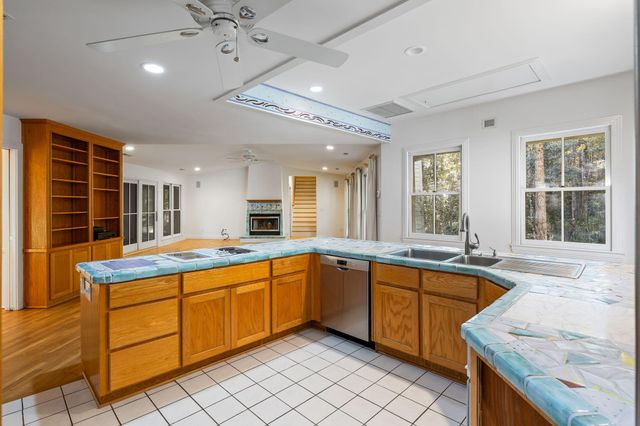 17 Middleton Oaks Road, Charleston, SC 29414