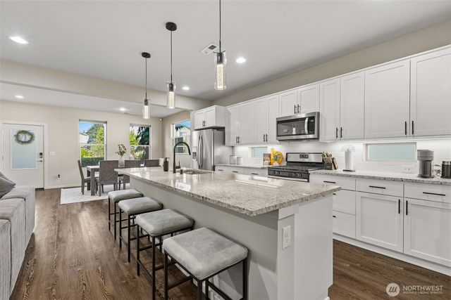 32883 Pine Avenue SE, Black Diamond, WA 98010