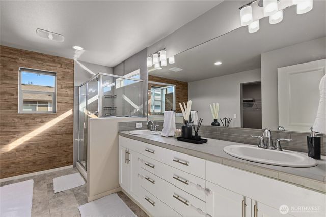 32883 Pine Avenue SE, Black Diamond, WA 98010