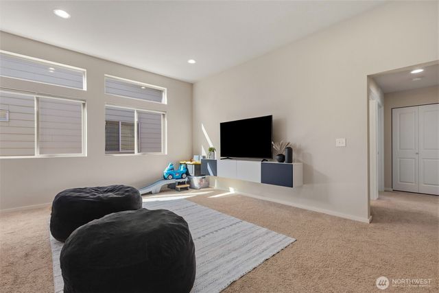 32883 Pine Avenue SE, Black Diamond, WA 98010