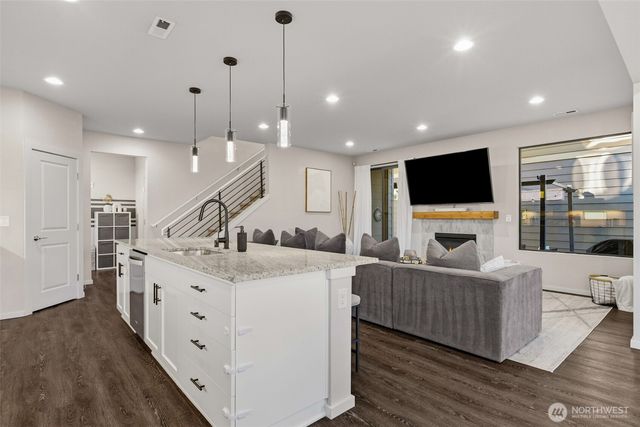 32883 Pine Avenue SE, Black Diamond, WA 98010