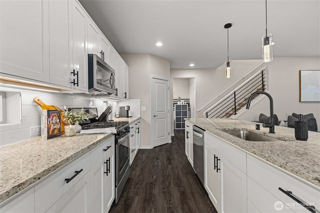 32883 Pine Avenue SE, Black Diamond, WA 98010