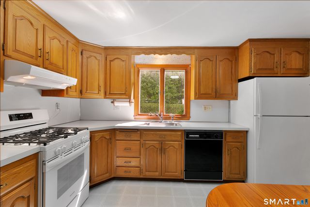 173 Brentmoor Road, East Hartford, CT 06118